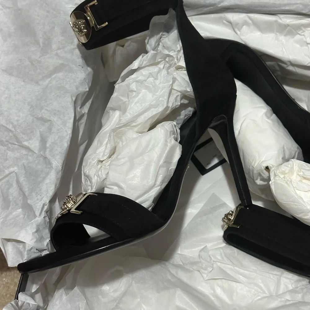 Versace heels - Picture 2 of 11